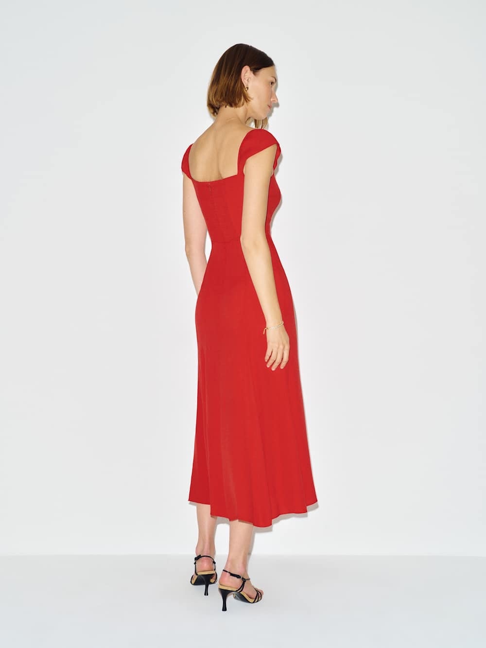 NWT Reformation Bryson Dress in Cherry Red, Size 6 - Picture 4 of 15